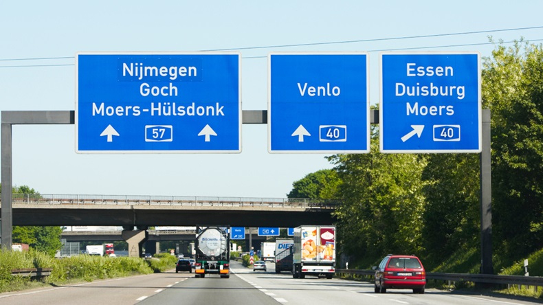 Autobahn (incamerastock/Alamy Stock Photo)
