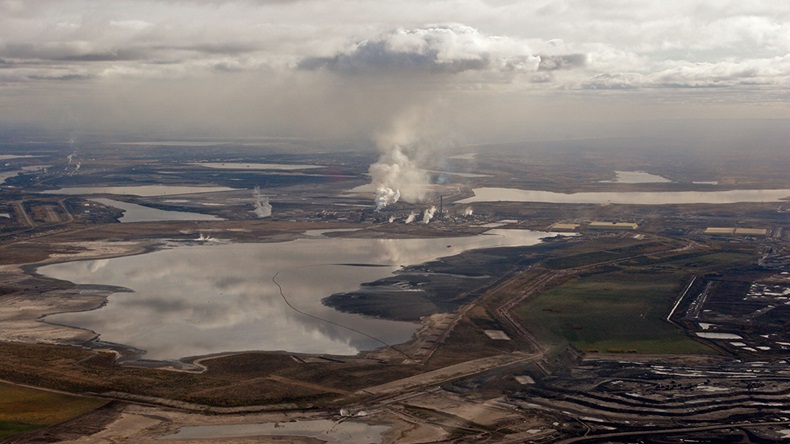 Fort McMurray tar sands (llukee/Alamy Stock Photo)
