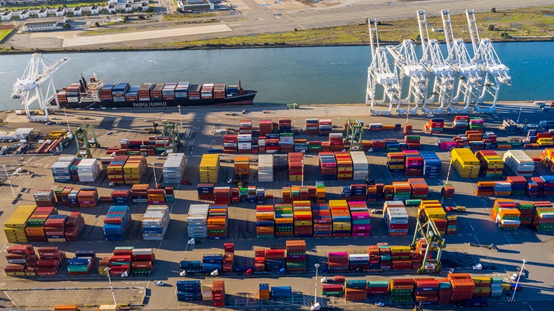 Port (dbimages/Alamy Stock Photo)