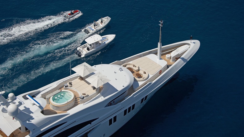 Superyacht (Ed Holt/Alamy Stock Photo)