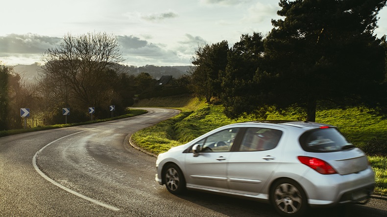 Car on road (Sergey Molchenko/Shutterstock.com)