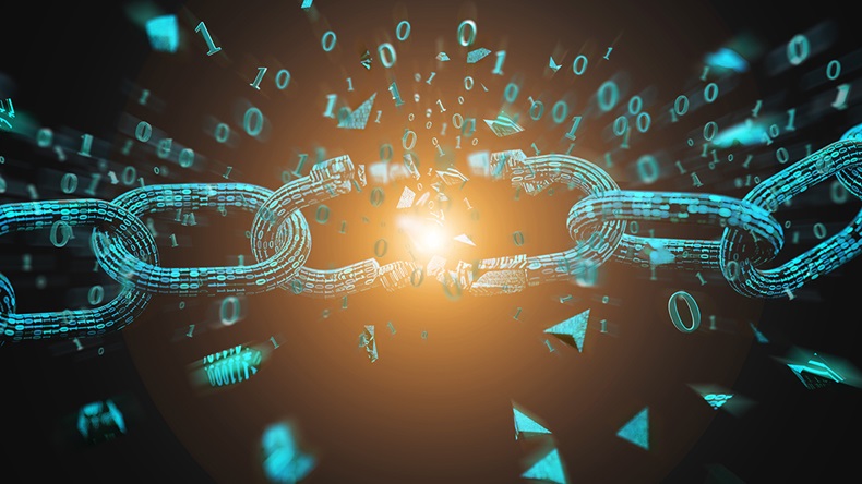 Data chain broken (Production Perig/Shutterstock.com)