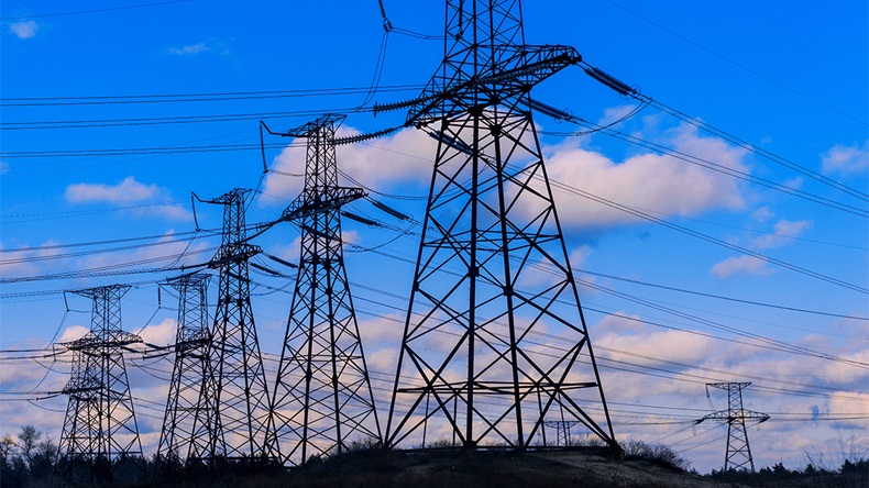 power lines (yelantsevv/Shutterstock.com)