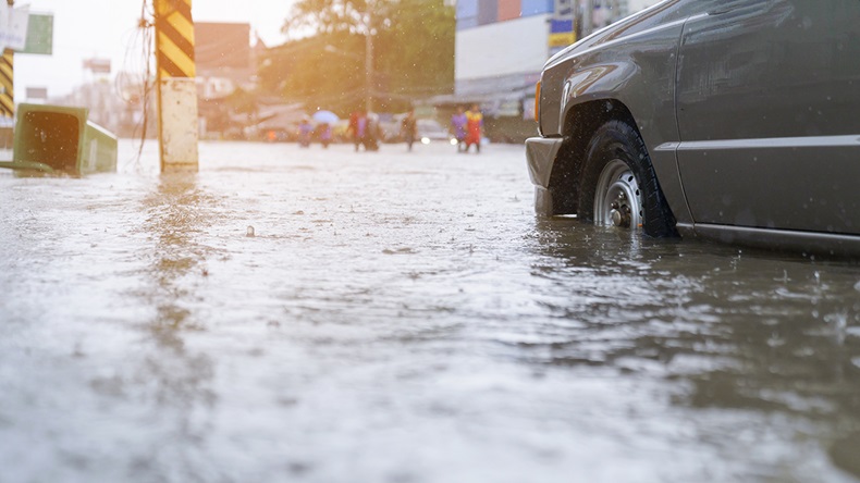 Flooded street (thanatphoto/Shutterstock.com)