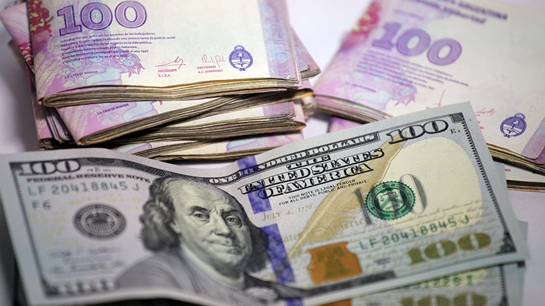 Argentina pesos US dollars