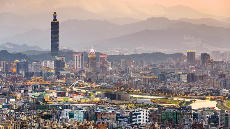 Taipei, Taiwan (Sean Pavone/Alamy Stock Photo)