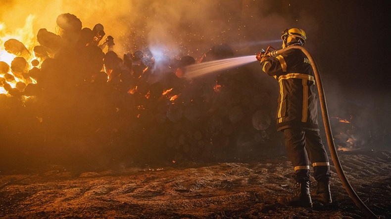 France wildfire (2022) (Clement Viala/infobassin.com/ABACAPRESS.COM/Alamy Stock Photo)