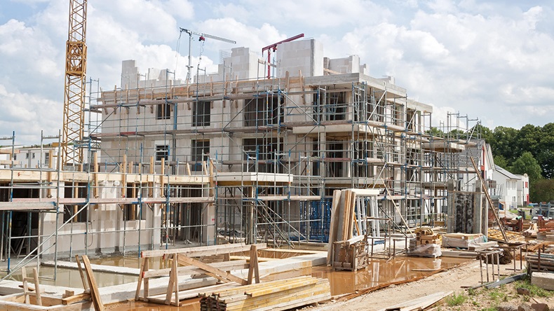 Construction site (Rainer Lesniewski/Alamy Stock Photo)