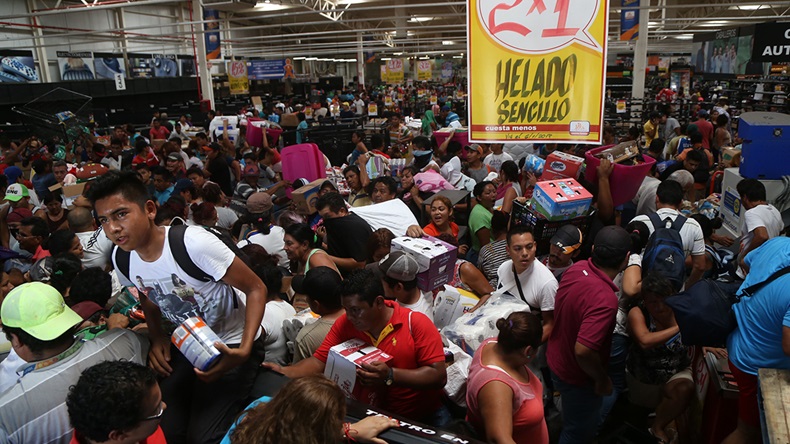 Mexico looting (2017) (Ilse Huescas/AFP via Getty Images)