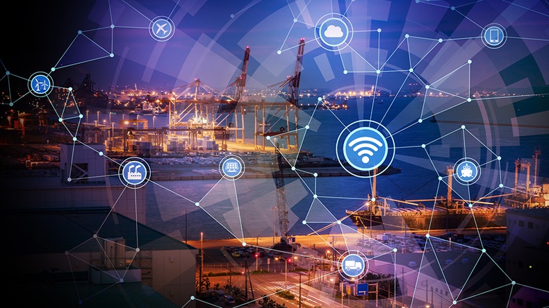 Connected port (metamorworks/Shutterstock.com)