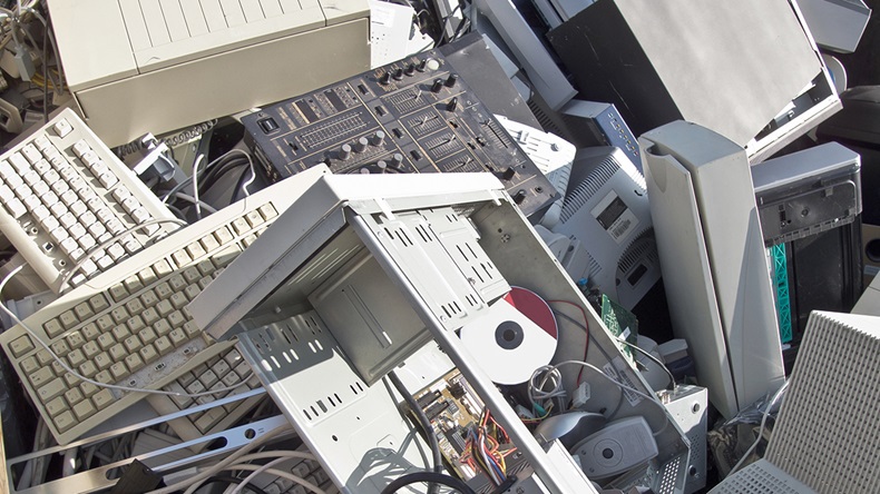 Old computers (dwphotos/Shutterstock.com)