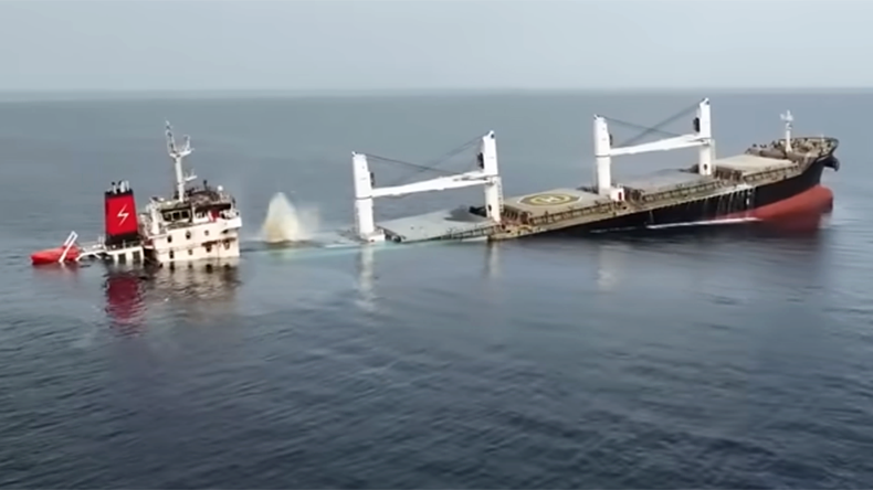 Eternity C sinking - Houthi video screenshot