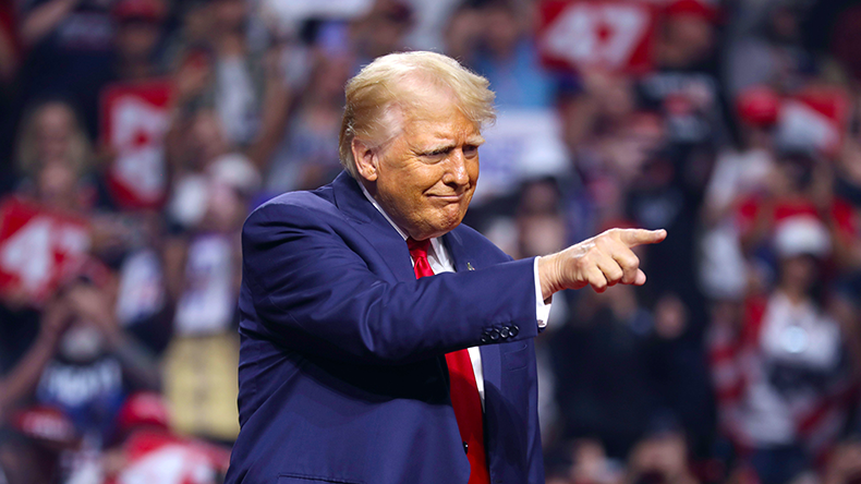 Donald Trump speaking with attendees at an Arizona rally