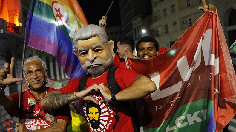 Lula supporters (Salty View/Alamy Stock Photo)