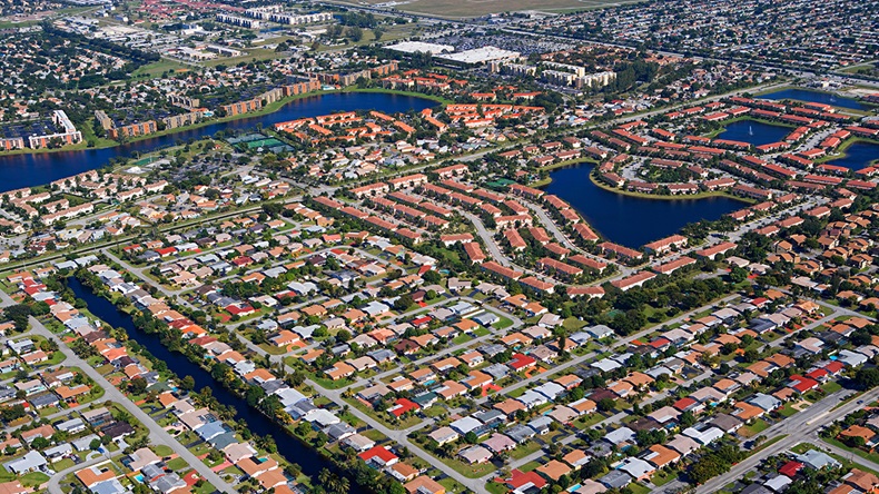 Florida houses (Cultura Creative RF/Alamy Stock Photo)