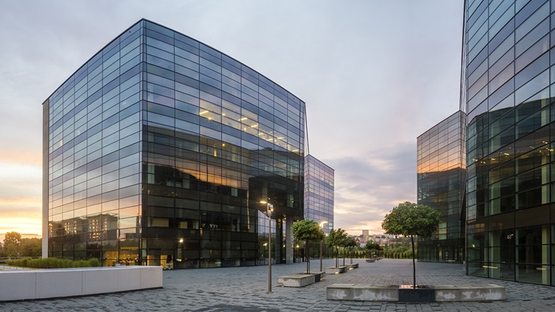 Commercial property (Mike Mareen/Shutterstock.com)